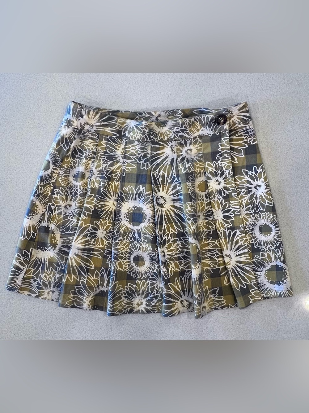 Urban Outfitters Plaid Floral Daisy Pleated Mini Skirt Small Back Pockets